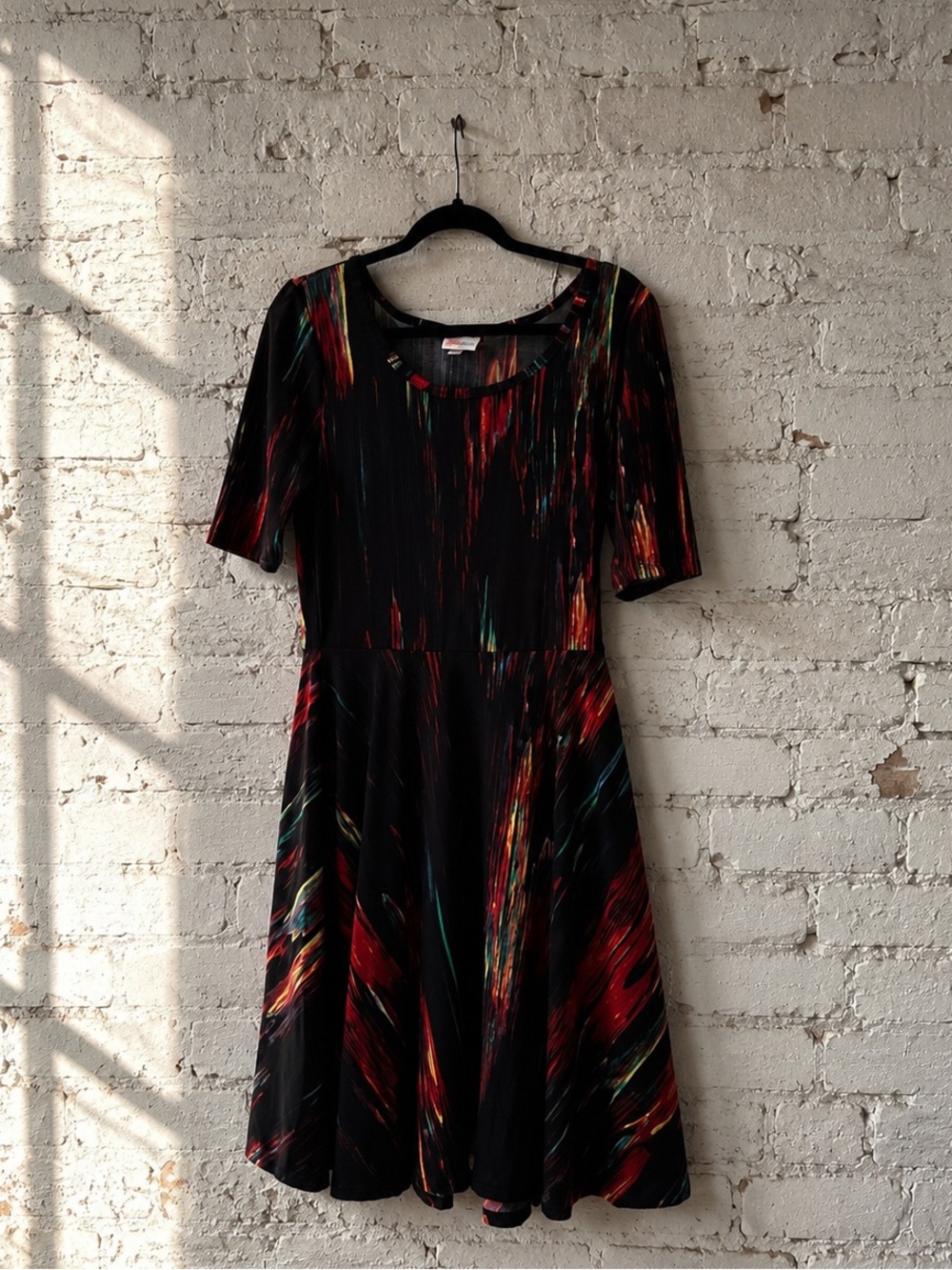 LuLaRoe Nicole Dress Fit & Flare Abstract Paint Splash Midi
Size L